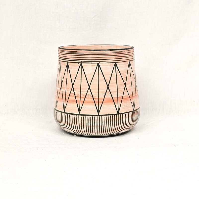 Vaso panciuto decorato con geometrie colorate